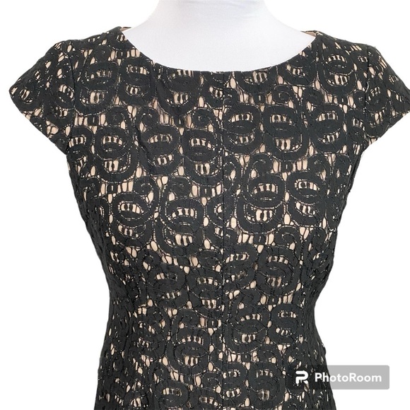 Anne Klein black lace se thru a line dress cap sleeves and tan lining size 4 - Picture 4 of 12
